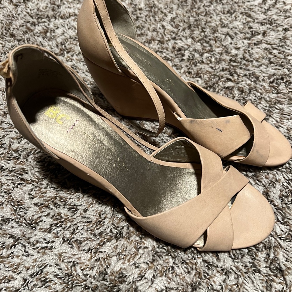BC Born in California wedge sandals